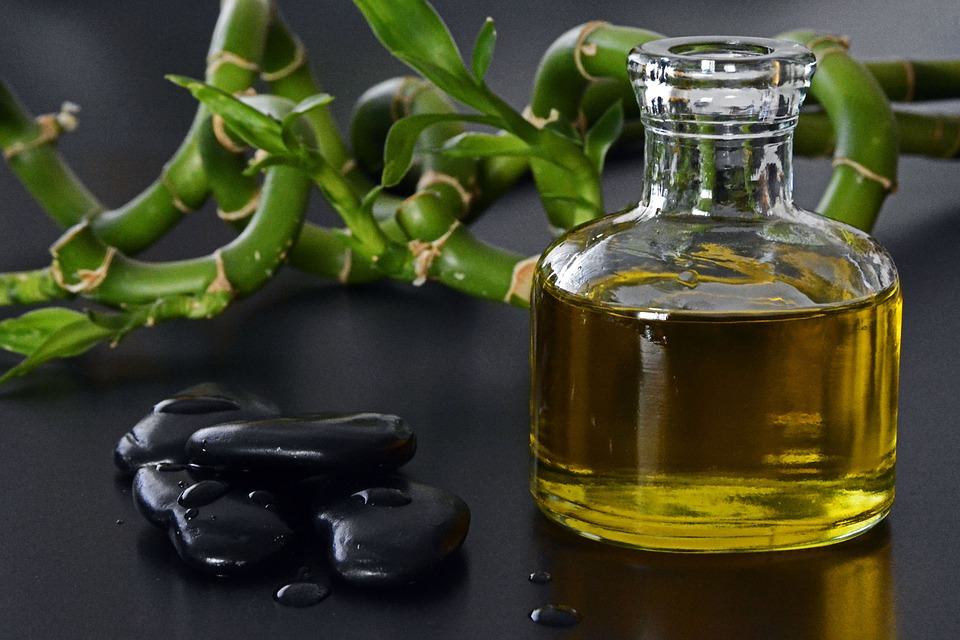 Neem Oil for Hair Loss: Pros and Cons